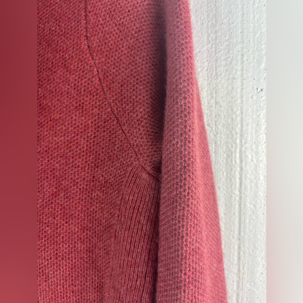 St. Tropez M Cashmere Hoodie Pocketed Cardigan Sweater in Brick - Picture 6 of 8